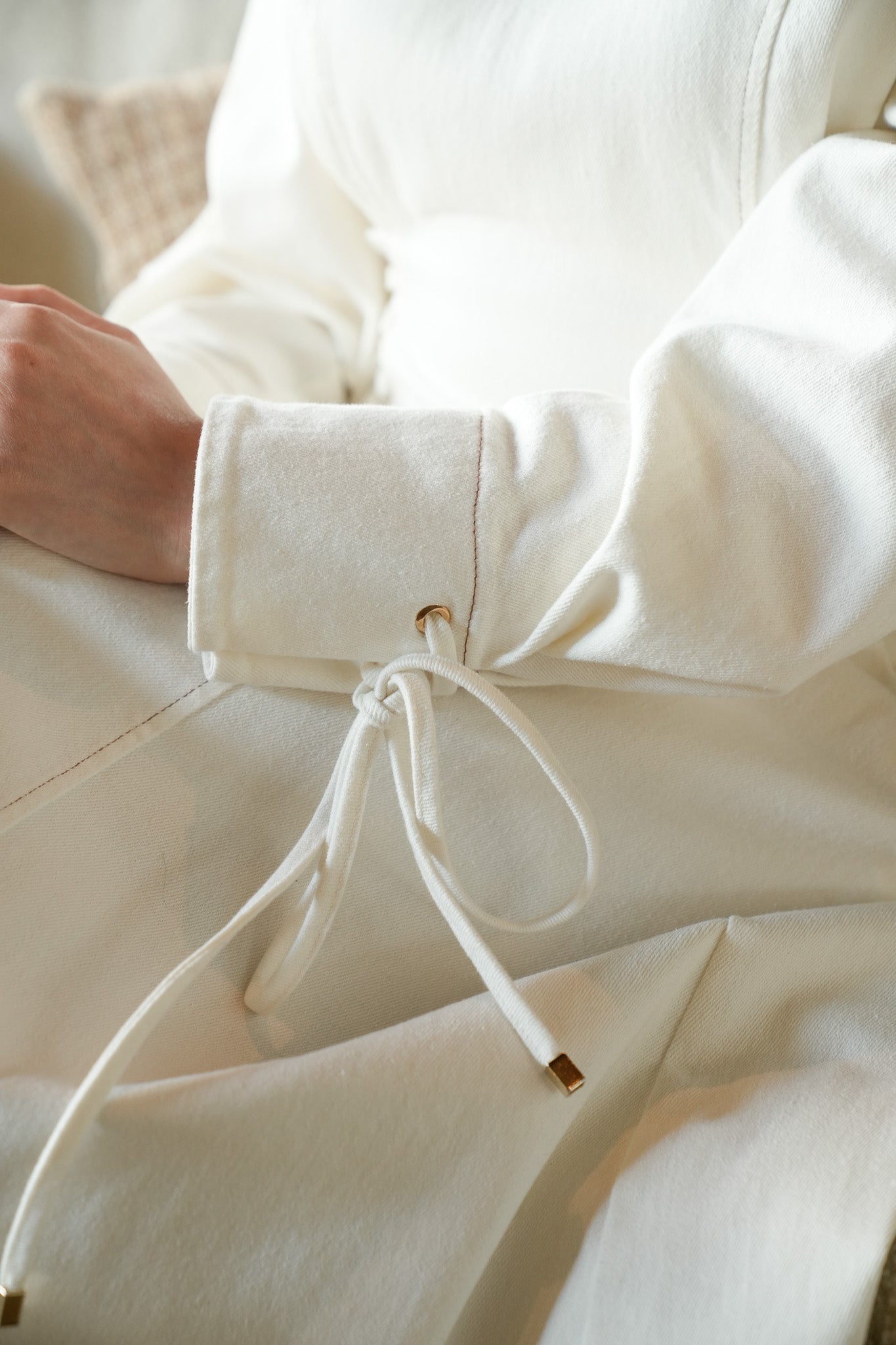 GÖKNUR ARSLAN BEYAZ JEAN ELBİSE