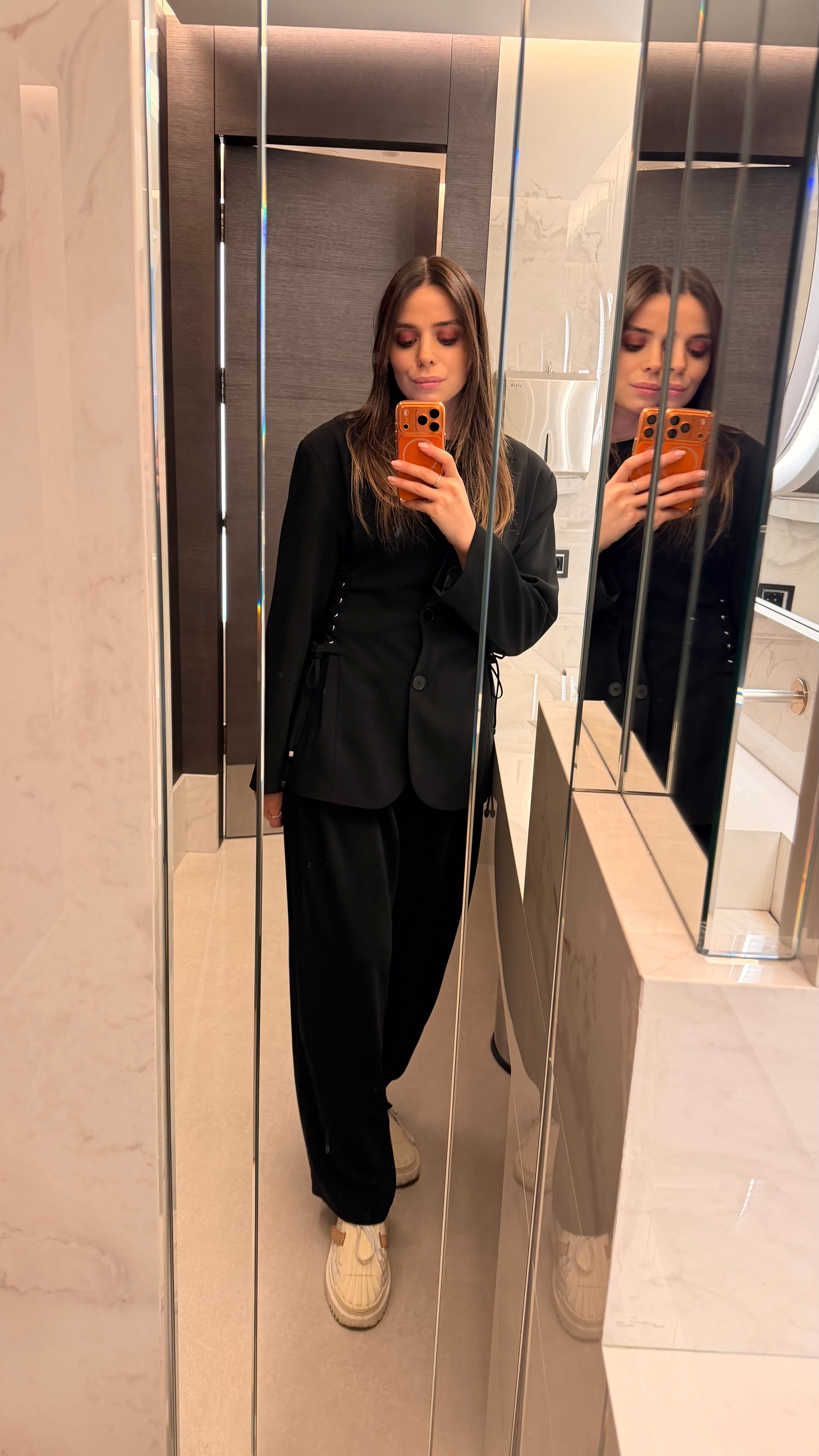 GÖKNUR ARSLAN BLACK AMBER TAKIM