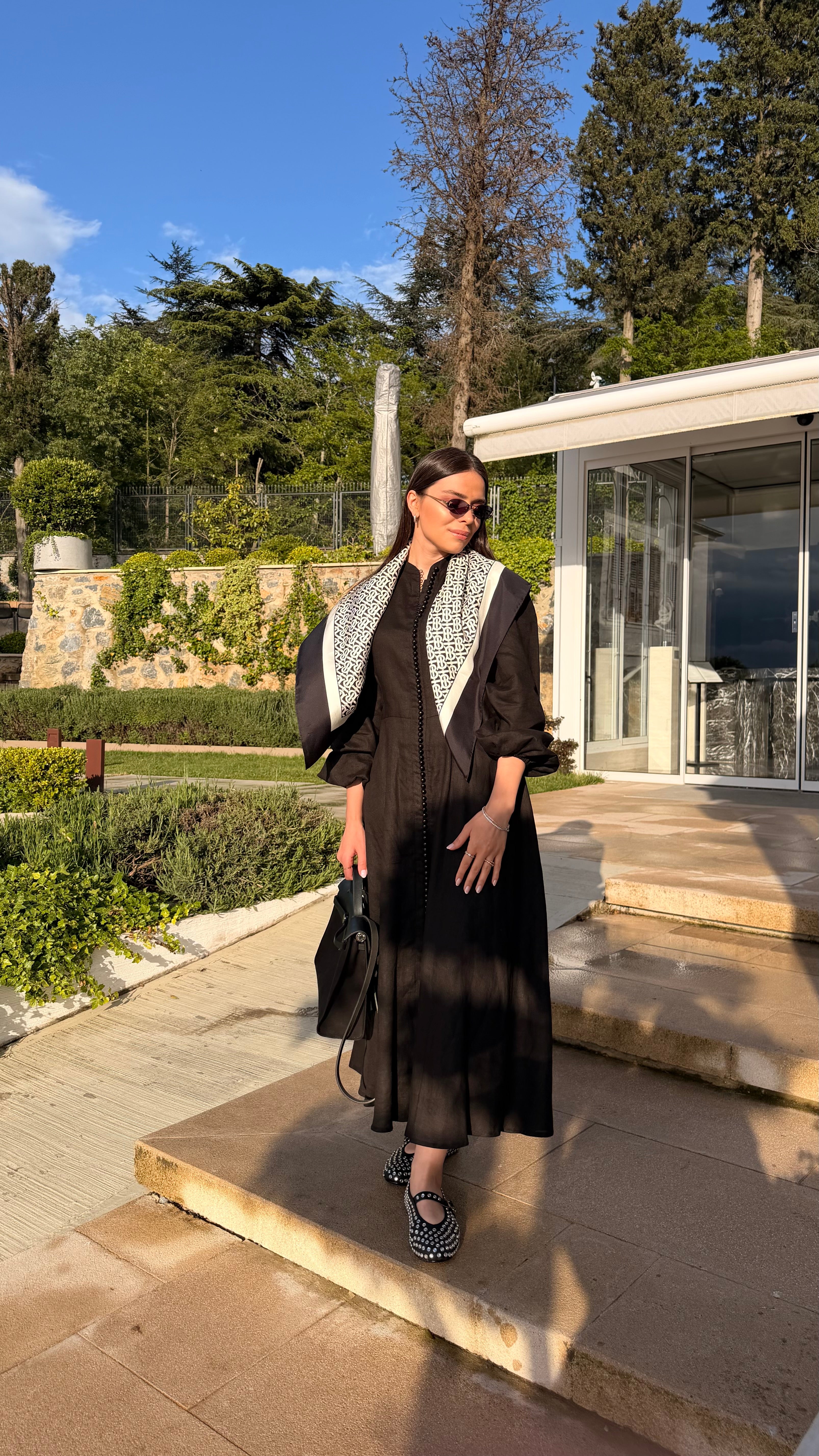 GÖKNUR ARSLAN SWAN DRESS BLACK